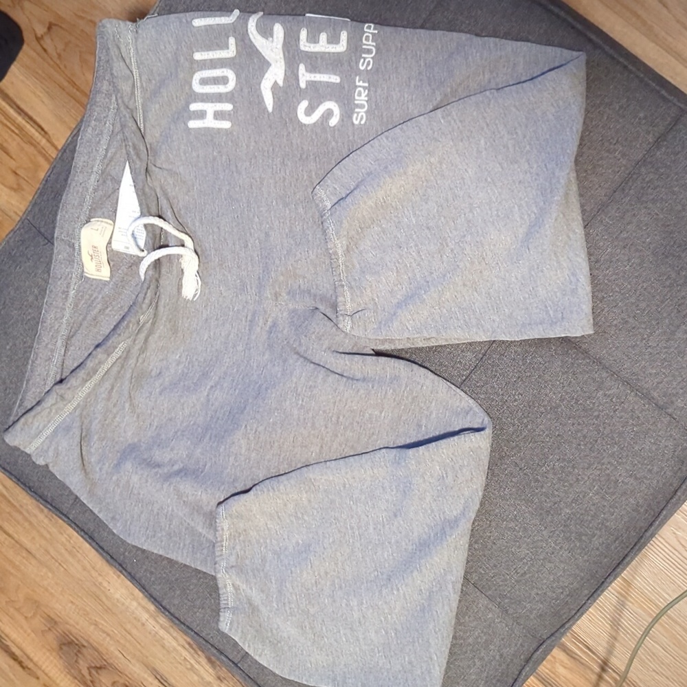 HOLLISTER cropped sweats size L